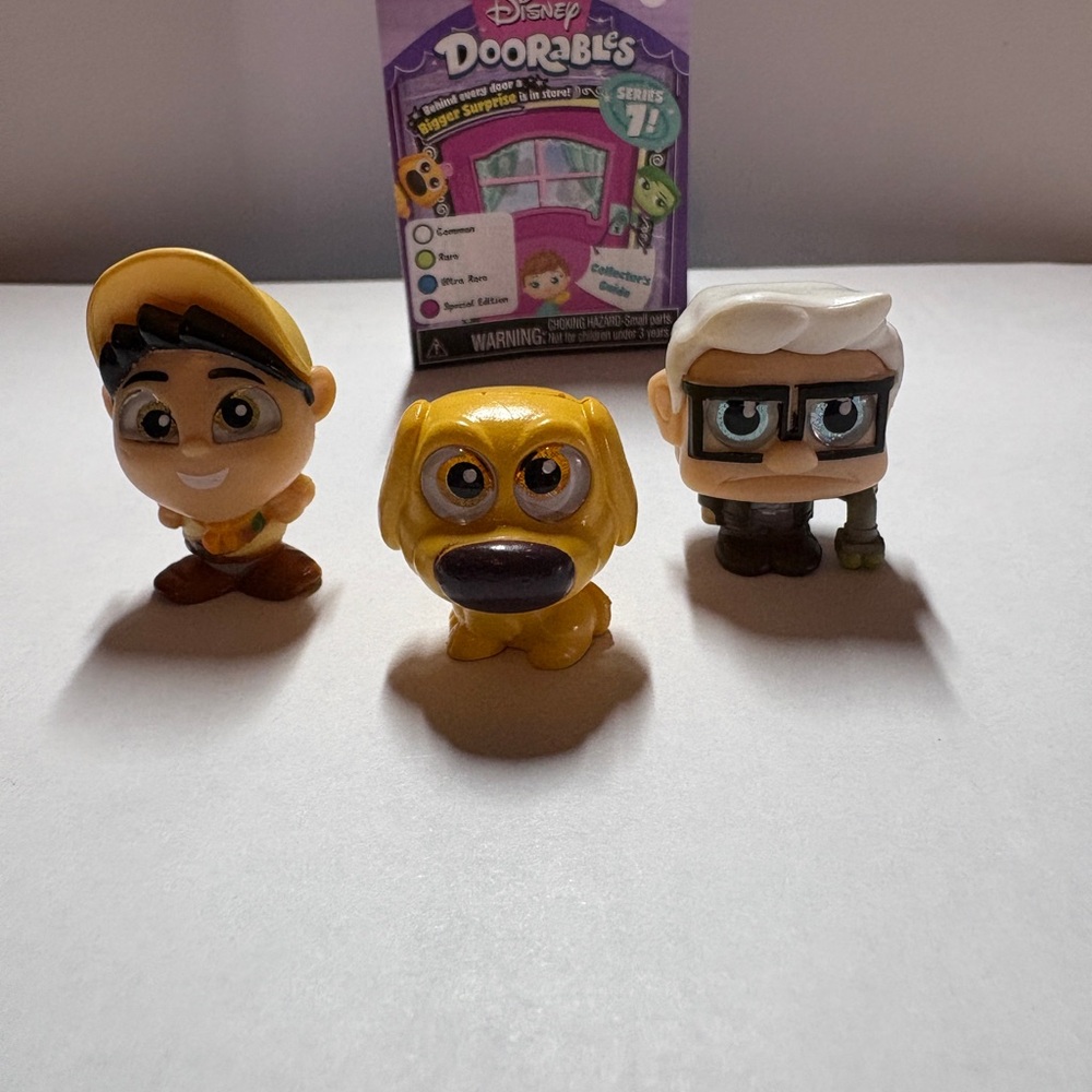 Disney Action Figures Yellow and Brown Playset